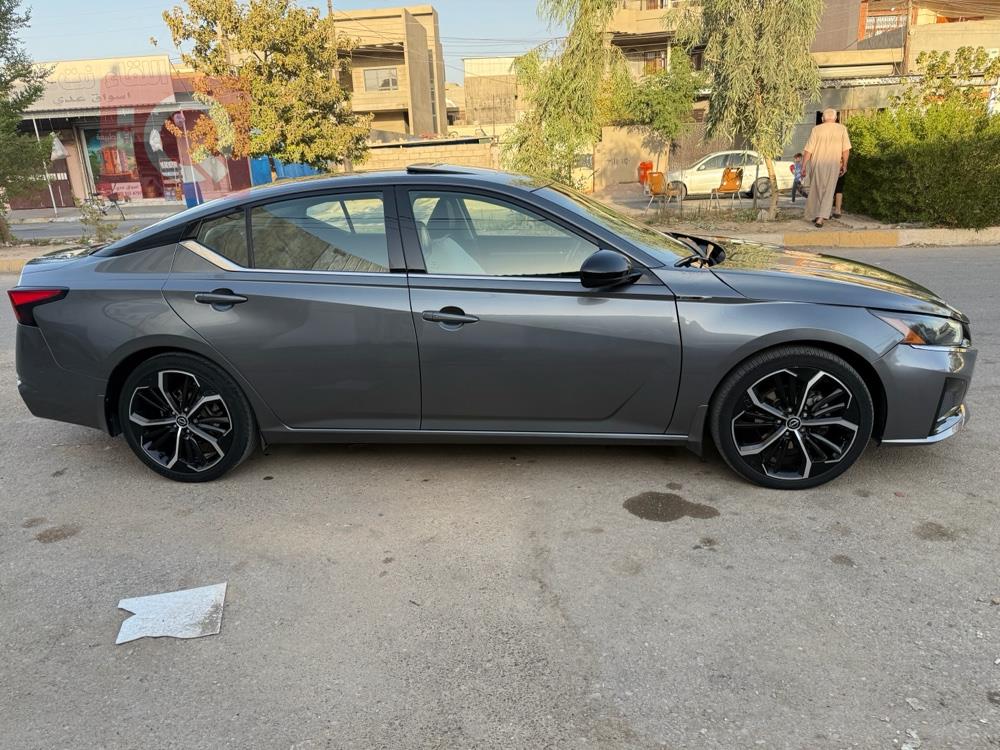 نيسان ألتيما